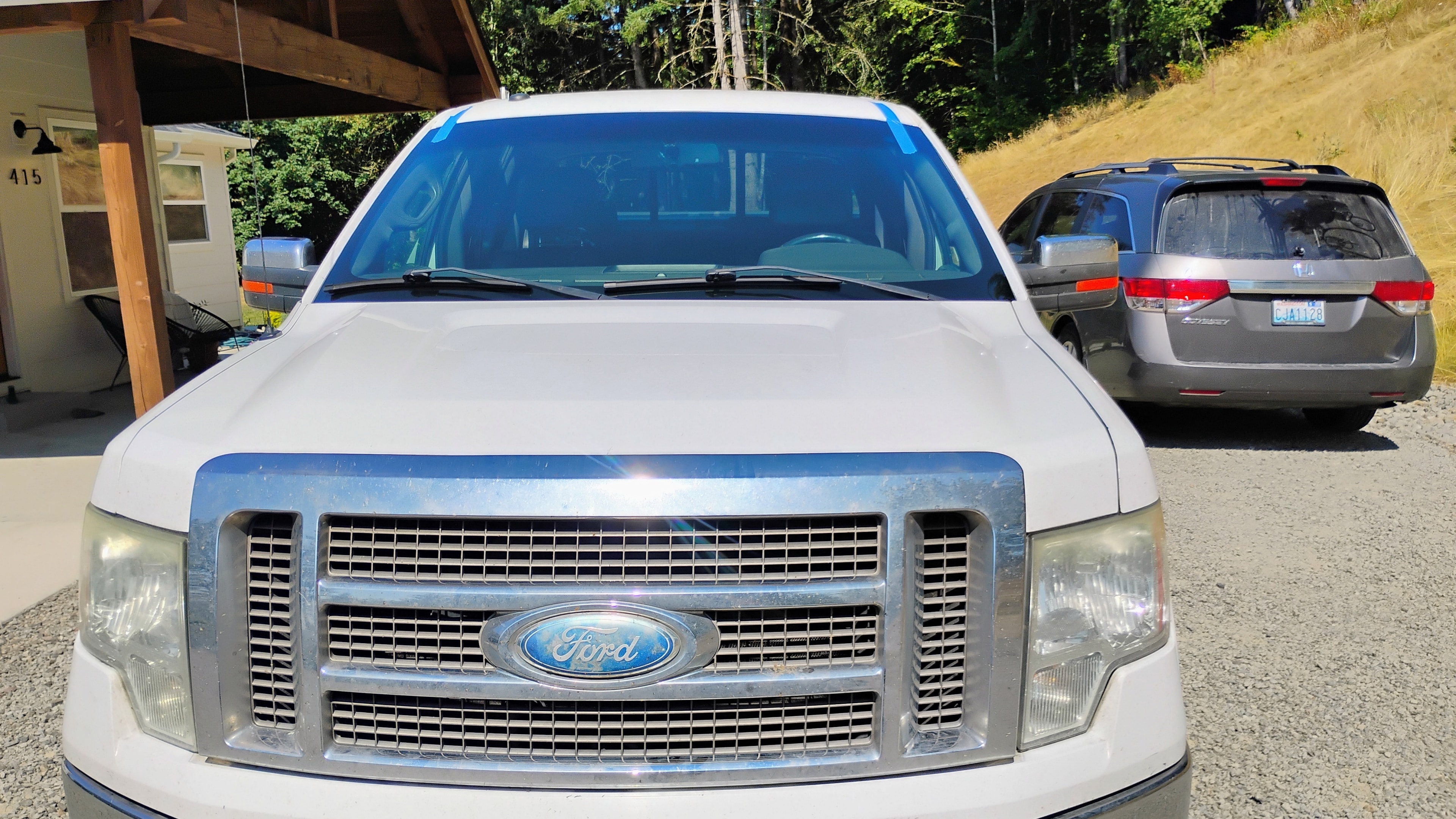 Mobile windshield replacement at customer location